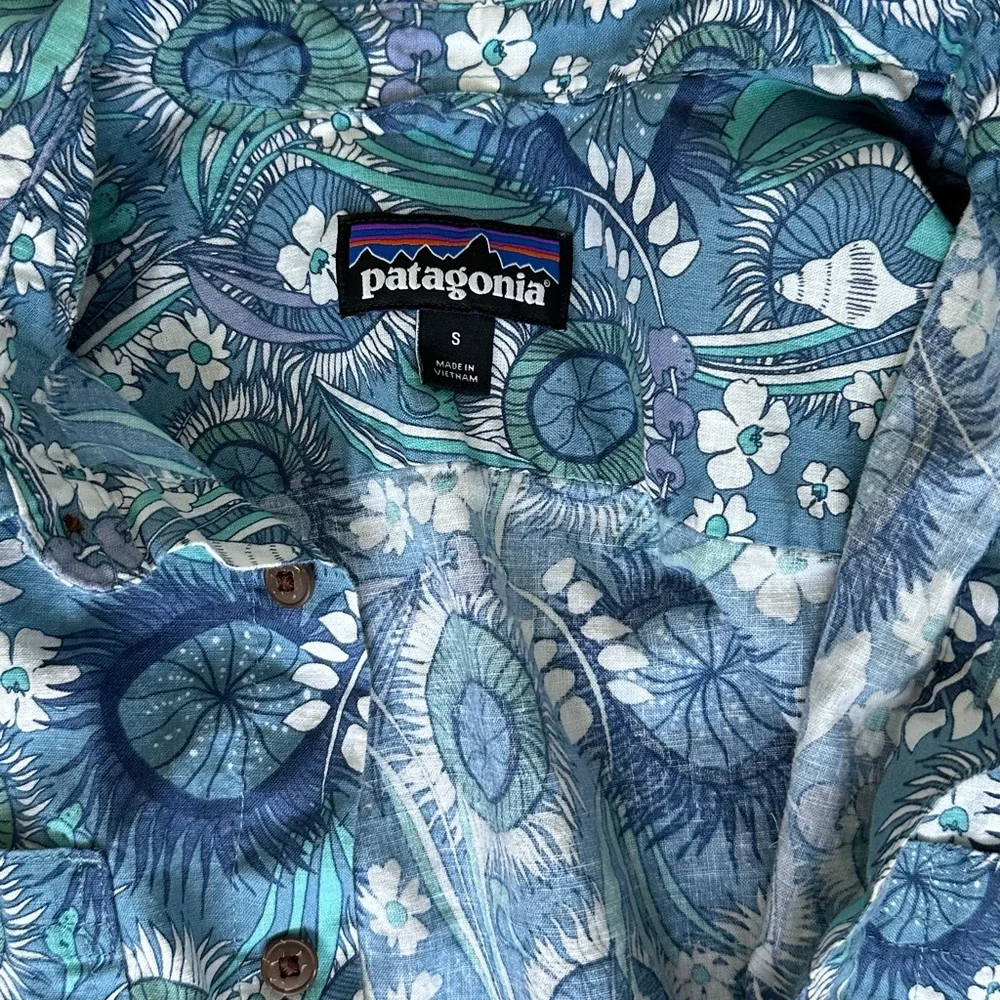 Patagonia Floral Button Down Shirt - Picture 2 of 3